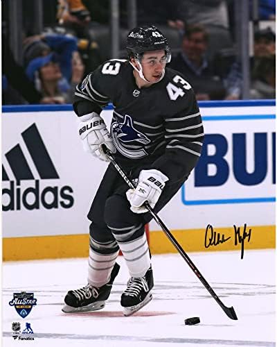 קווין יוז ונקובר קאנוקס חתימה 11 x 14 2020 תצלום משחק אולסטאר של NHL - תמונות NHL עם חתימה